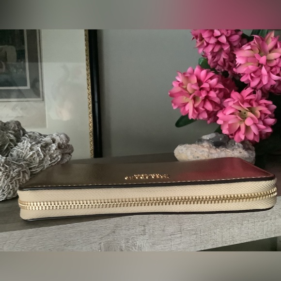 KATE SPADE Large Wallet - Picture 3 of 6